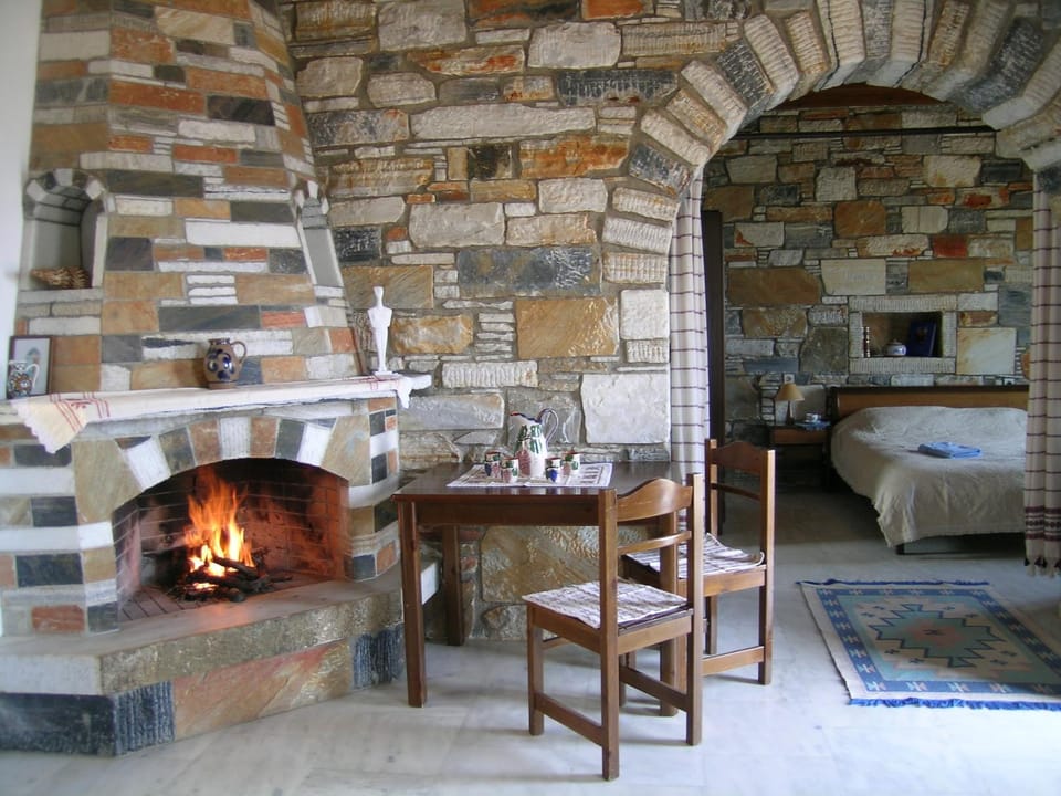 Living room, Seating area, Bedroom, flat iron