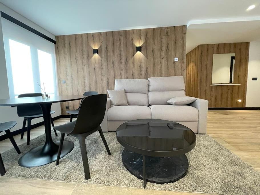 Mk77 Leon Serranos Apartment in León