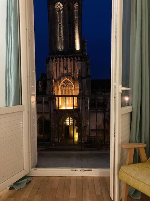 Appart 90m2 lumineux, centre, vue église penchée Apartment in Caen