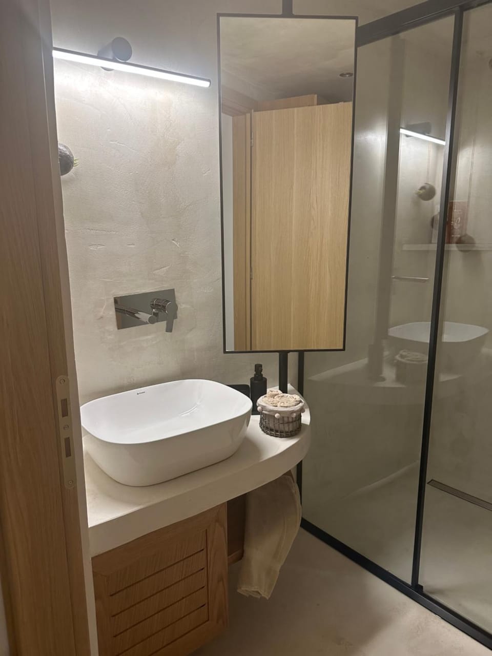 Shower, Bathroom