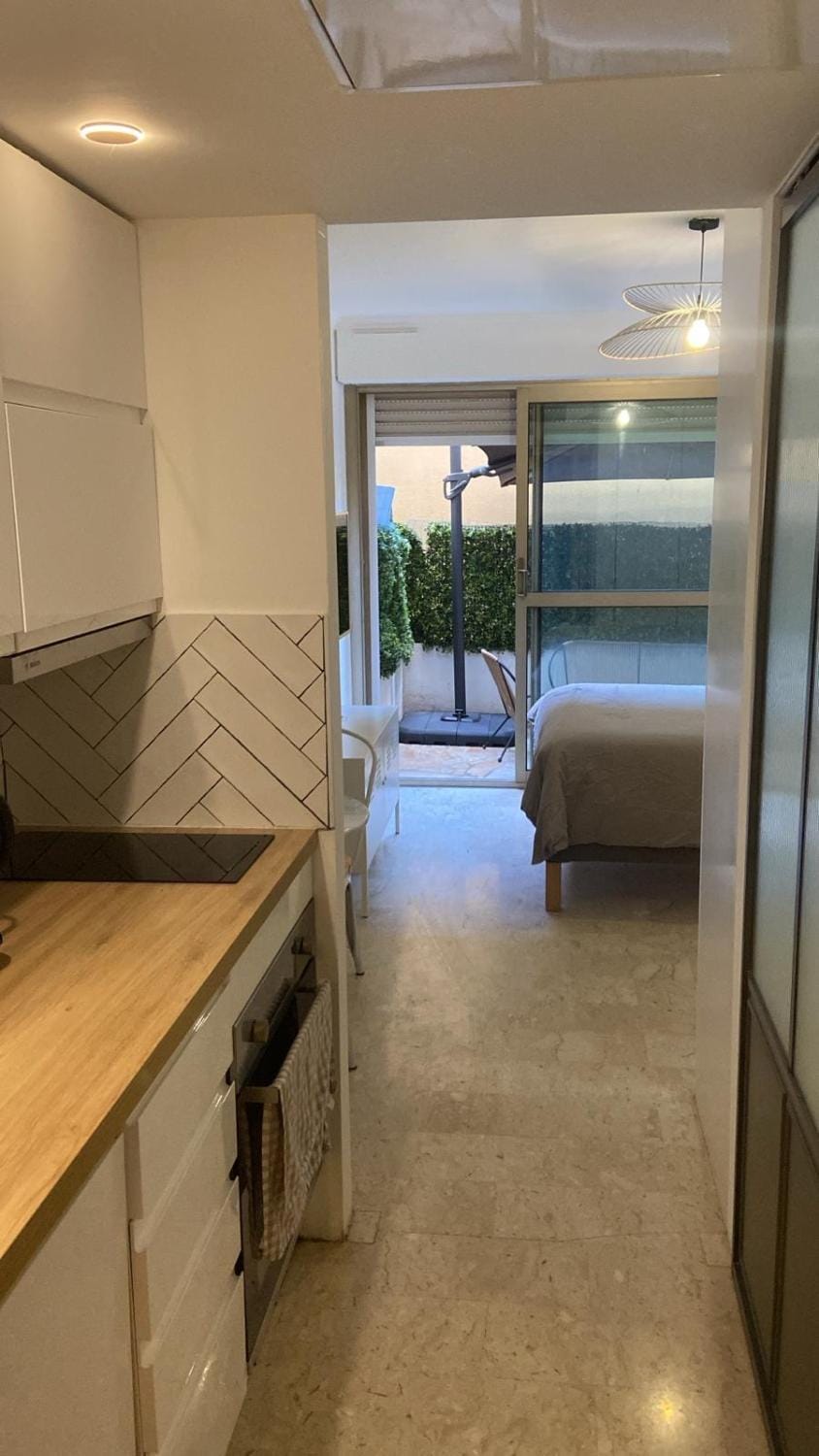 Zone Pietonne Studio with Private Terrace Heart of Nice 2 min Beach Apartment in Nice