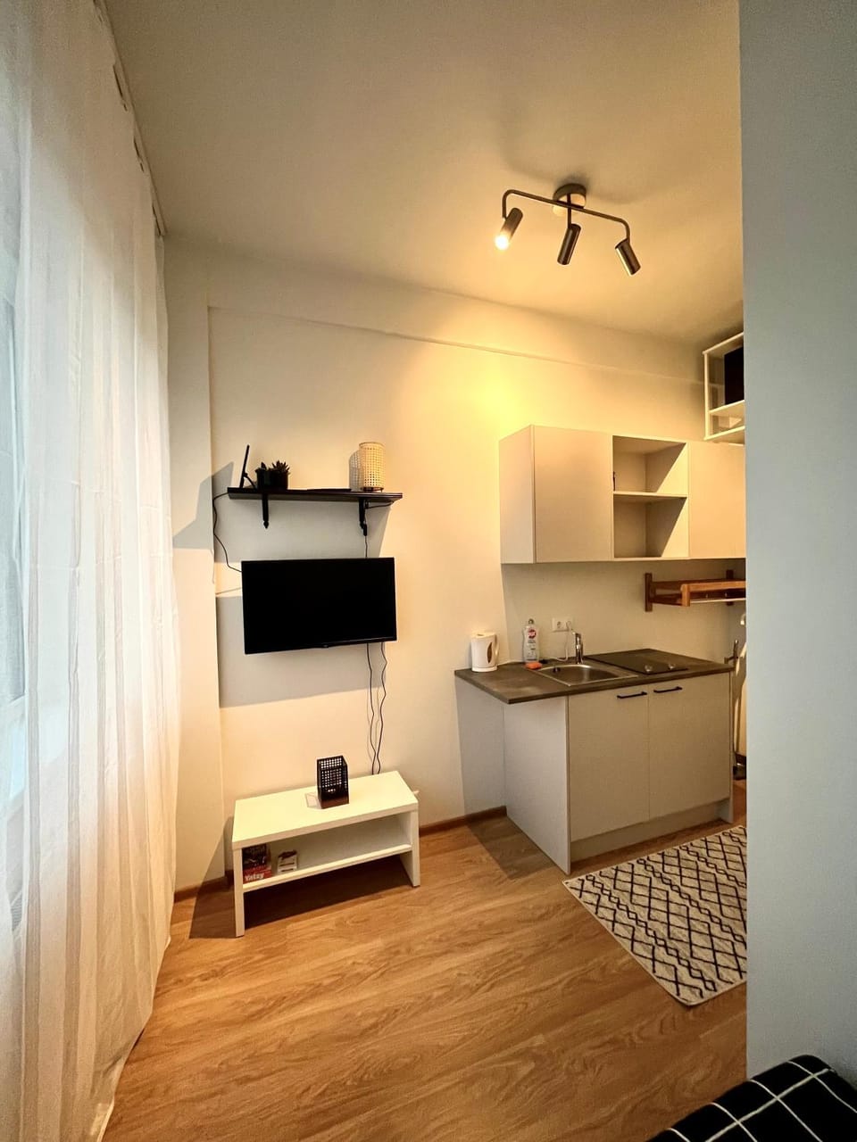 TV and multimedia, Kitchen or kitchenette