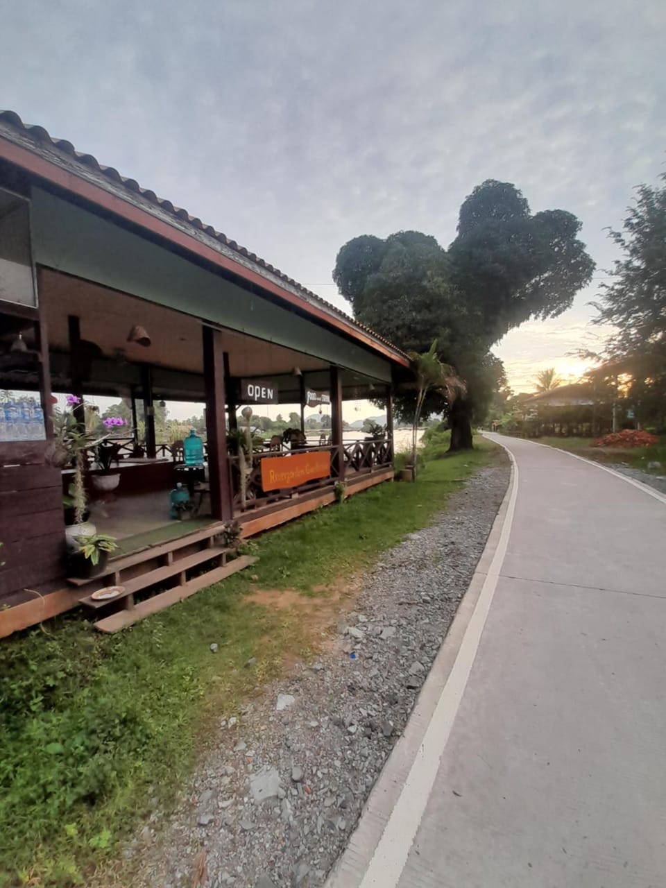 Rivergarden Guesthouse and restaurant Bed and Breakfast in Cambodia