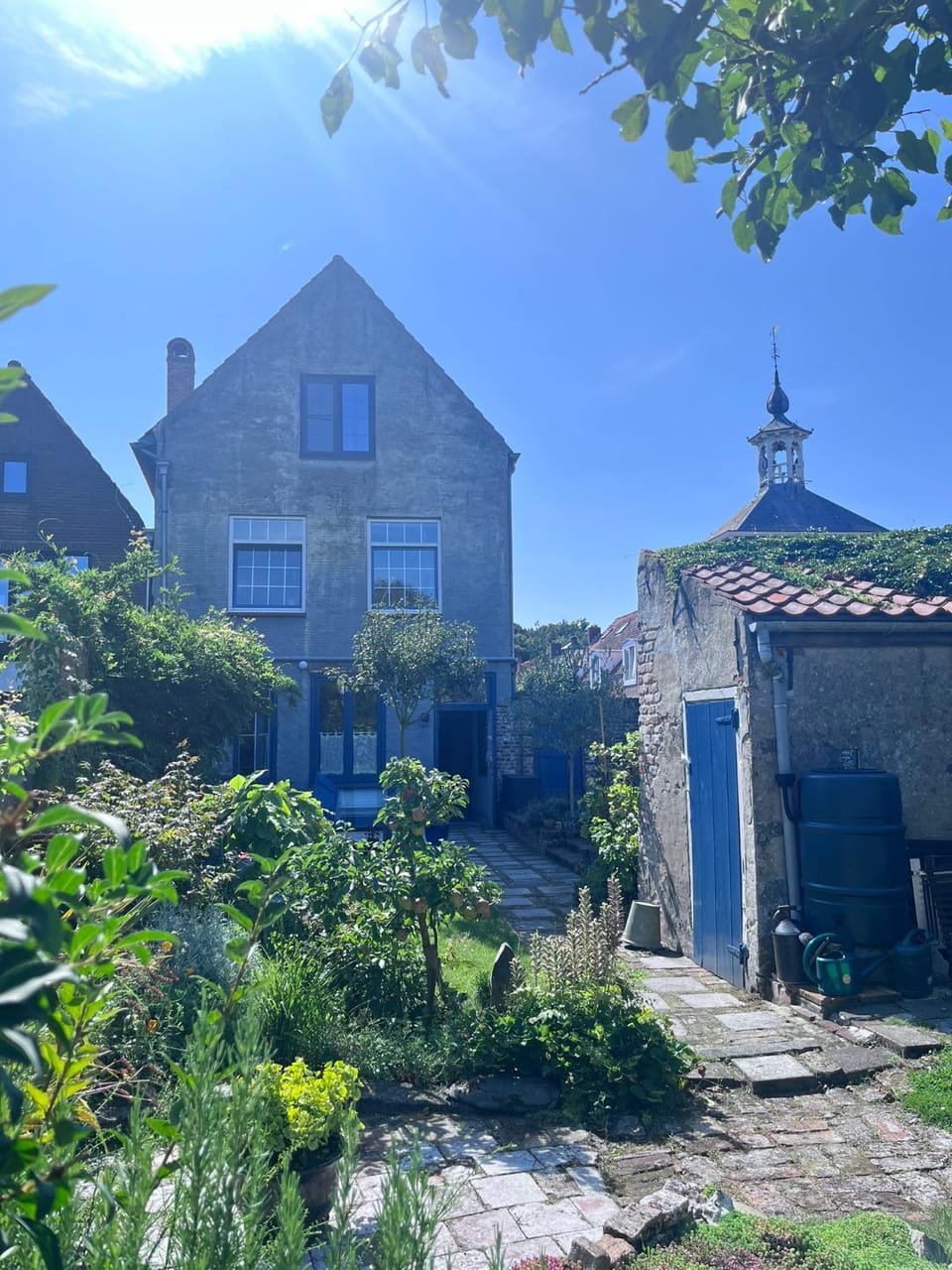 Property building, Facade/entrance