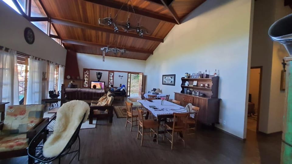 MonteVerdeMG, Vista para Montanha ,fácil acesso, térrea, Pets House in Monte Verde