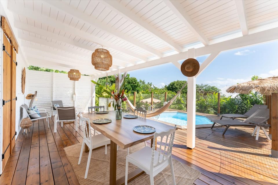 BBQ facilities, Golfcourse, Beach, Swimming pool, Parking, dishwasher, locker, washing machine
