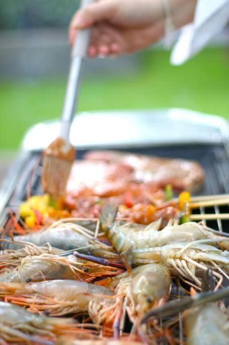 BBQ facilities, Food and drinks, Food