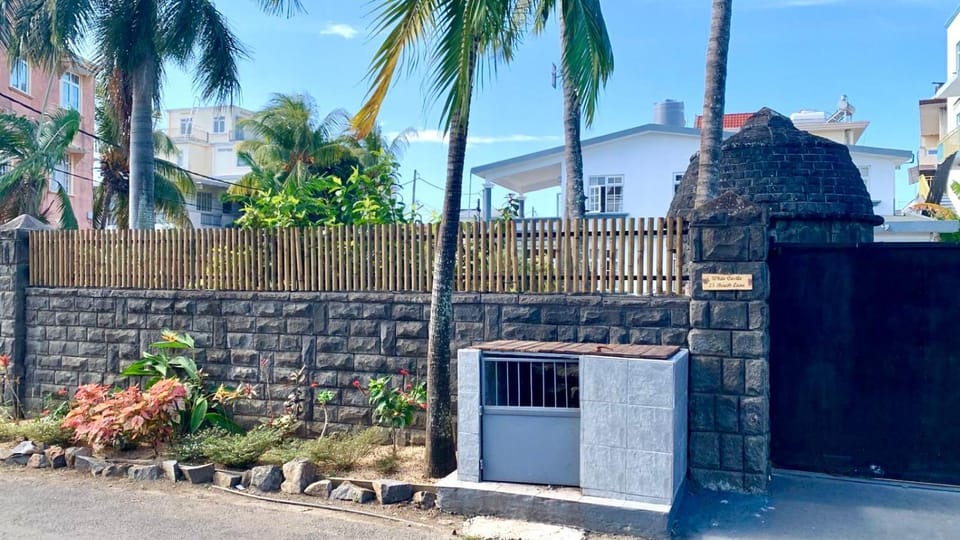 White Castle villa Apartment in Grand Baie