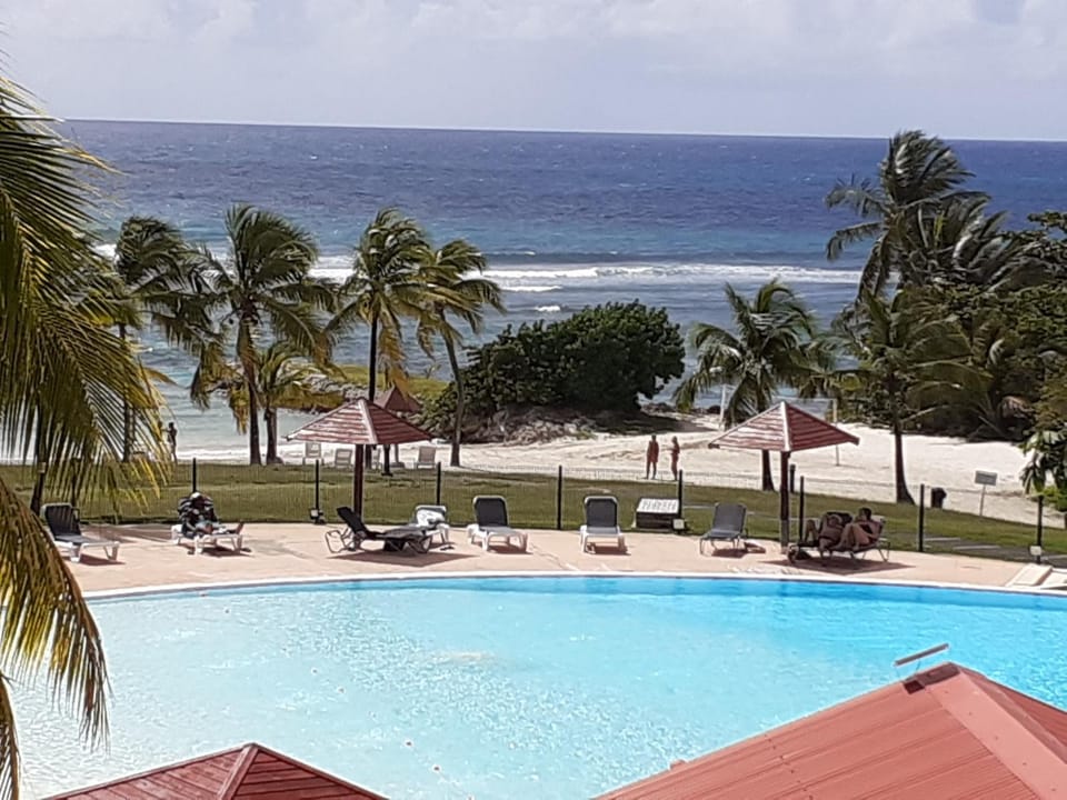 Balcony/Terrace, Beach, Pool view, Sea view, Swimming pool