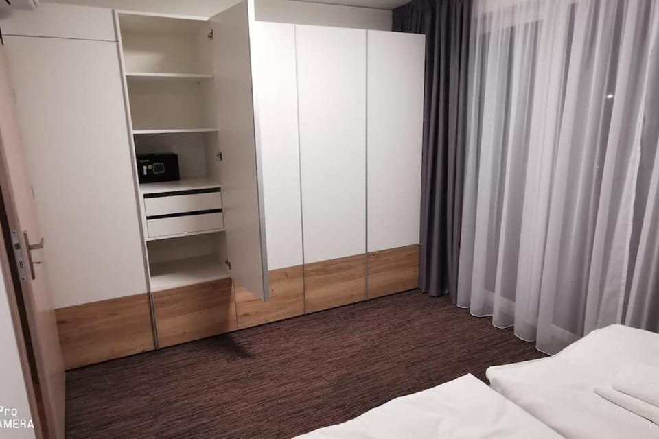 Bedroom, wardrobe