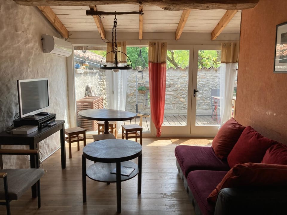 Gîte Appartement dans maison de village Apartment in Provence-Alpes-Côte d'Azur
