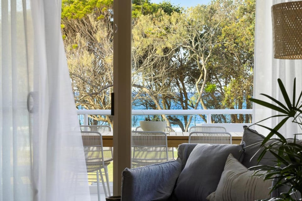 Day, Balcony/Terrace, Living room, Seating area, Sea view