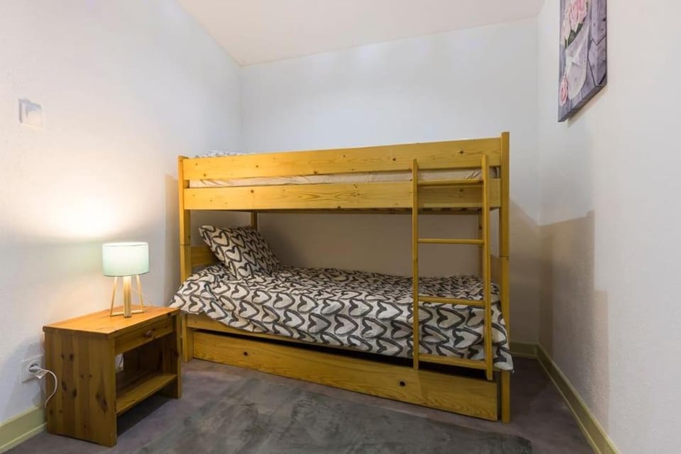 Bed, Photo of the whole room, Bedroom, bunk bed