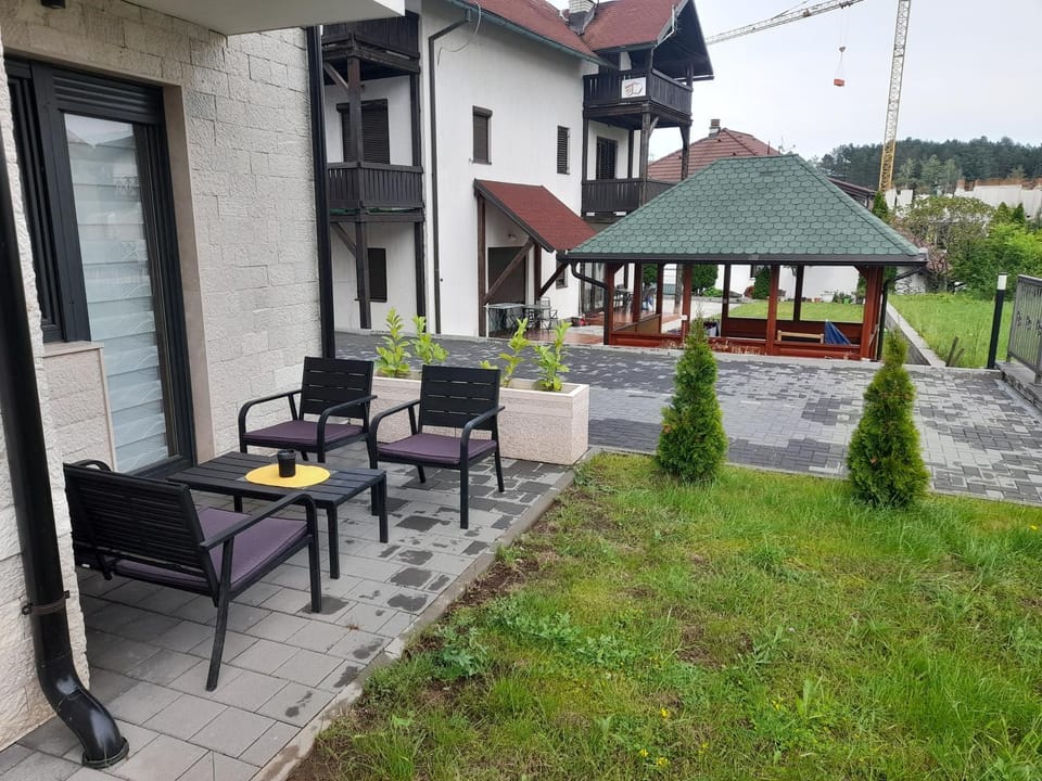 Vila Zlatna Gora apartman 03 Apartment in Zlatibor