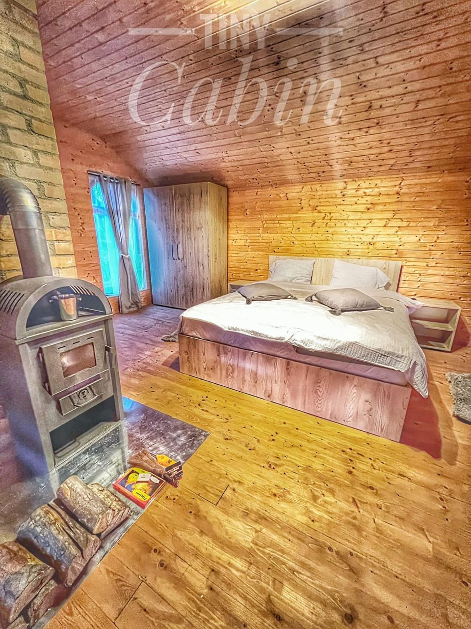 Photo of the whole room, Bedroom, flat iron