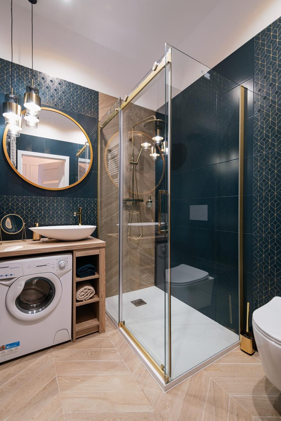Shower, Toilet, Bathroom, Area and facilities, towels, washing machine, dryer