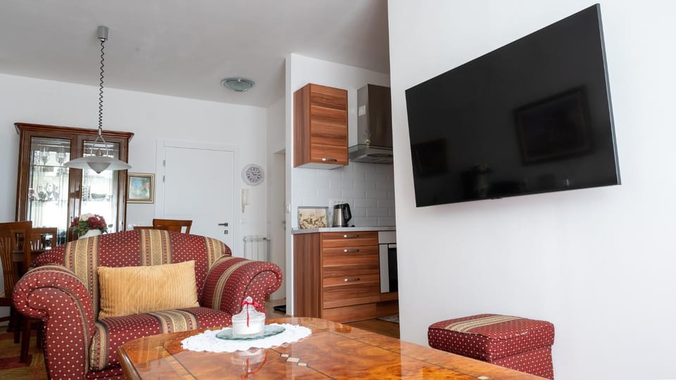TV and multimedia, Living room, Seating area