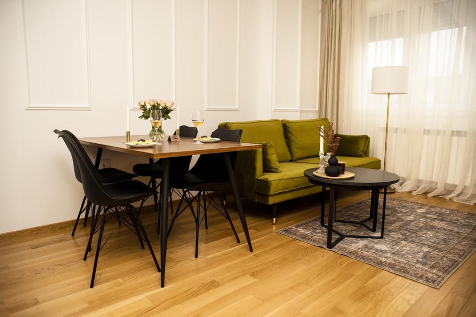 Room21 FREE GARAGE Apartment in Novi Sad