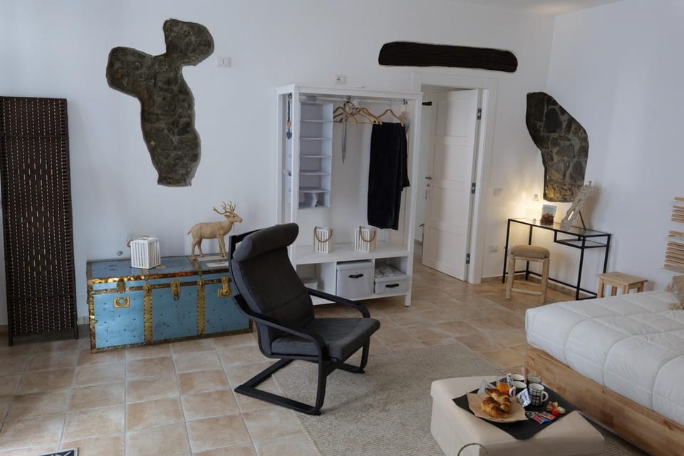 Photo of the whole room, hair dresser