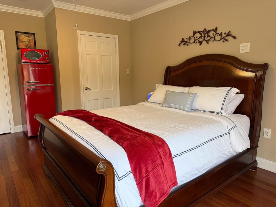 Bed, Bedroom