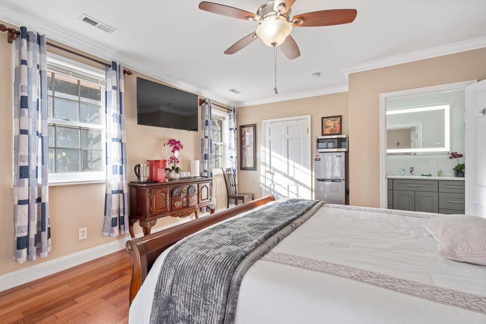 Bed, Bedroom
