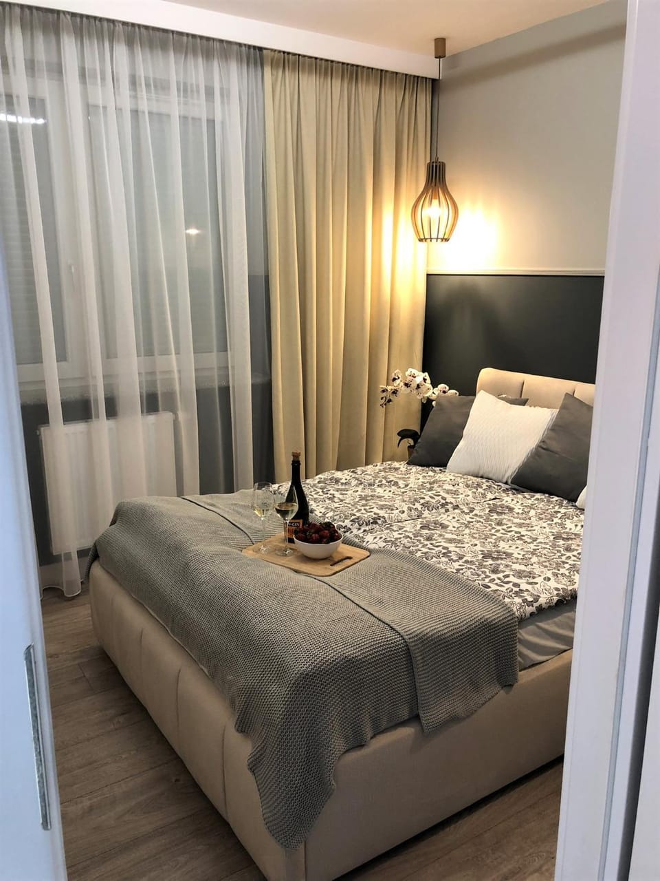 Bed, Photo of the whole room, Bedroom