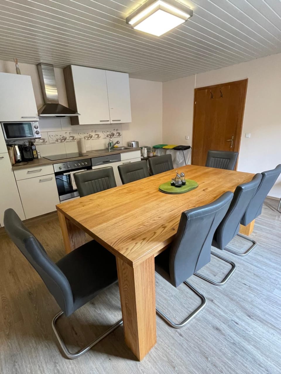Kitchen or kitchenette, Dining area, minibar, pet friendly, stove