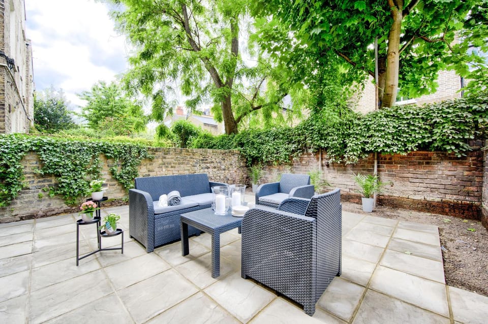 Patio, Seating area, Dining area, Garden view