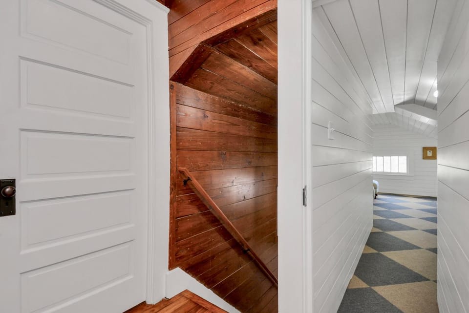 HGTV-Featured Beach Home- Walk to Beach- Sleeps 12 House in Galveston Island