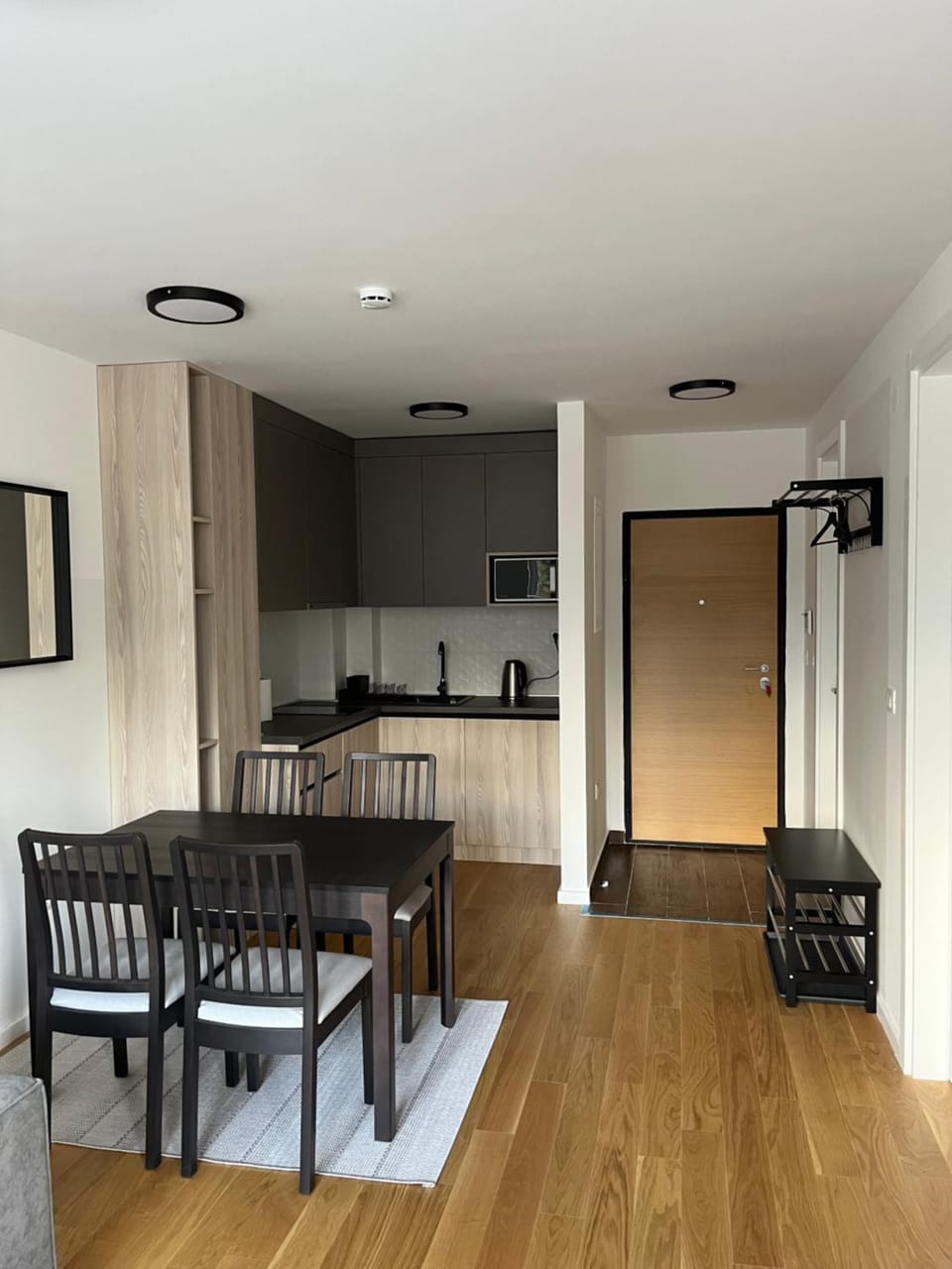 Kitchen or kitchenette, Seating area, Dining area, minibar, stove