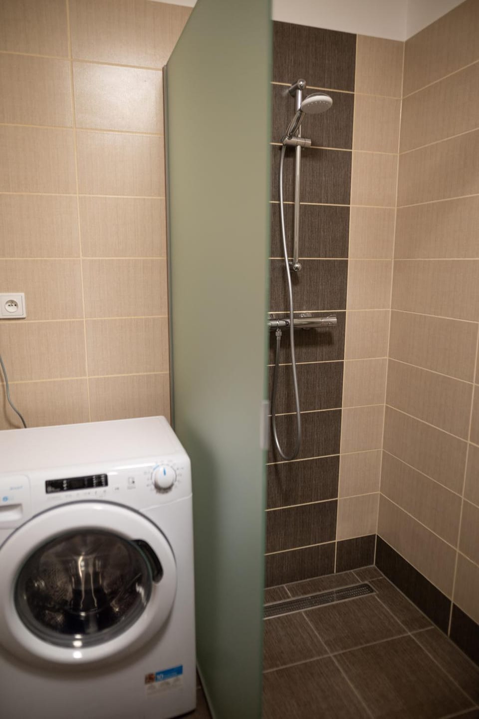 Shower, washing machine, dryer