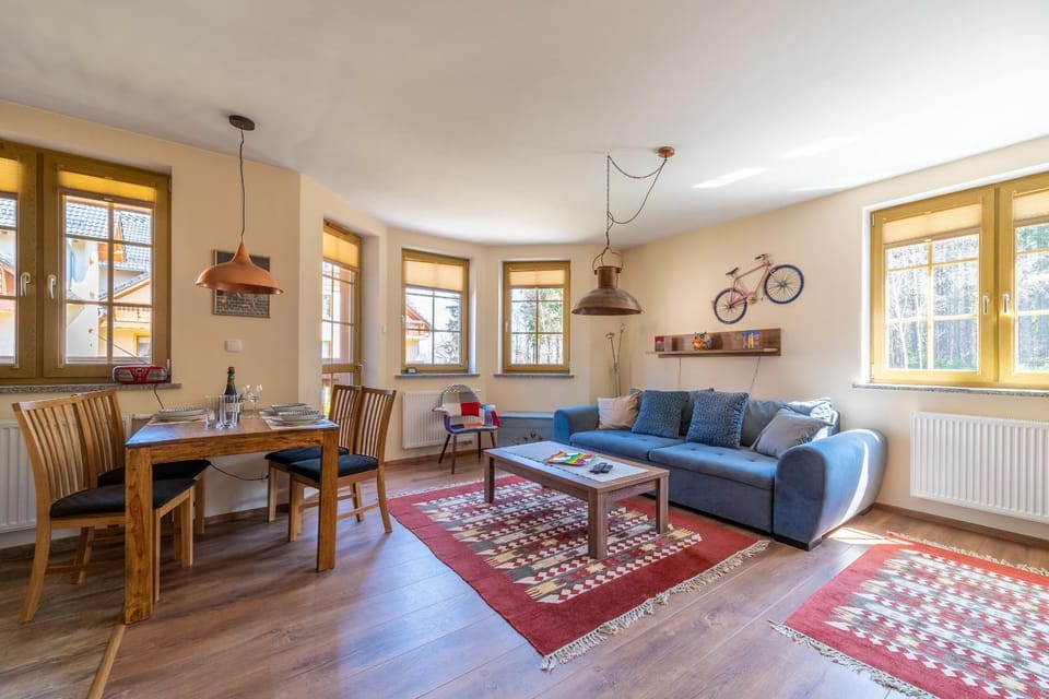 Apartament Księżycowy Apartment in Lower Silesian Voivodeship