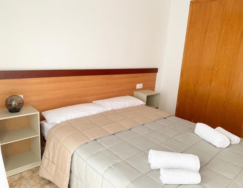 Bedroom, wardrobe