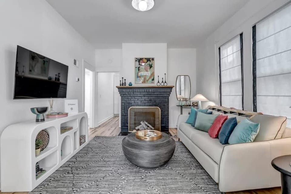 Fourth House - Eclectic and fun 1BR in SPR Apartment in Jacksonville