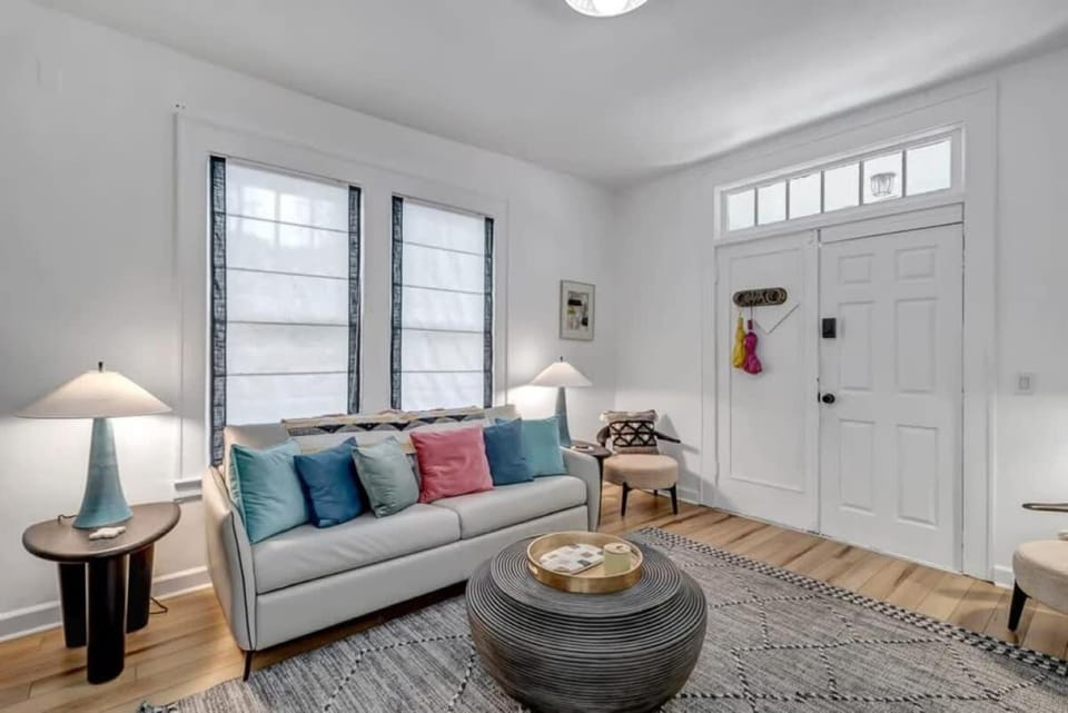 Fourth House - Eclectic and fun 1BR in SPR Apartment in Jacksonville