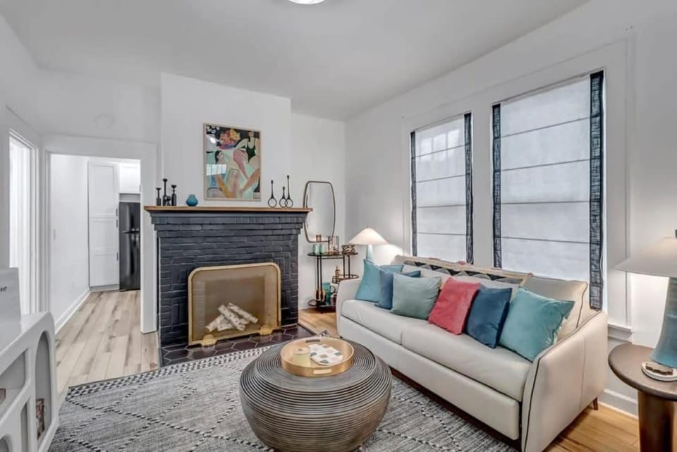 Fourth House - Eclectic and fun 1BR in SPR Apartment in Jacksonville