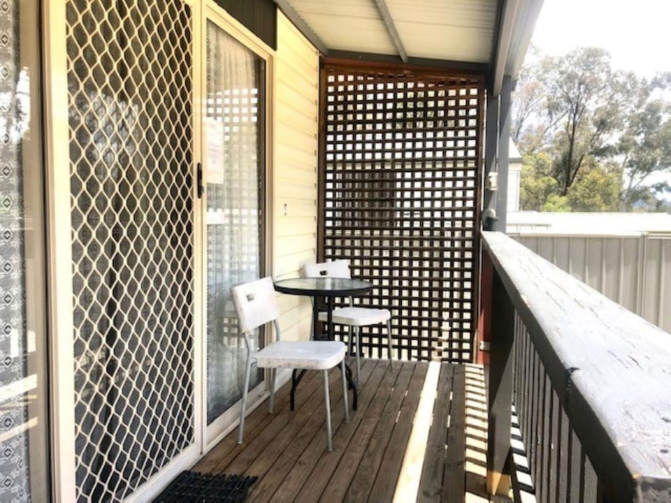 Alexandra Parklife Studio 5 House in Alexandra