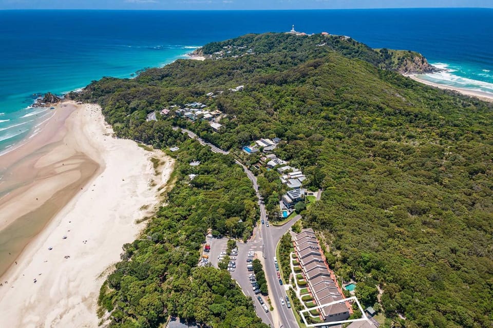 Day, Beach, Mountain view, Sea view