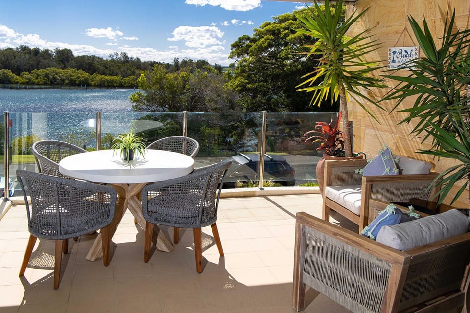 Seating area, Lake view