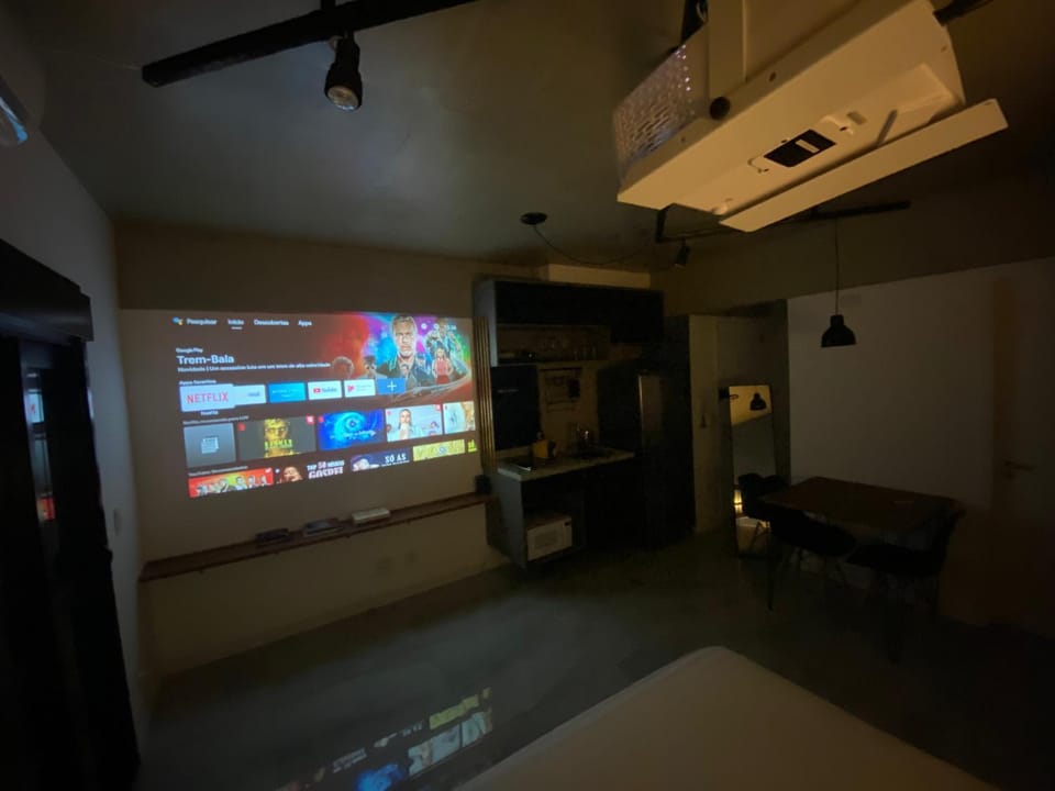 58 New studio w/ balcony, fast wifi and movie screen! Apartment in Sao Paulo City