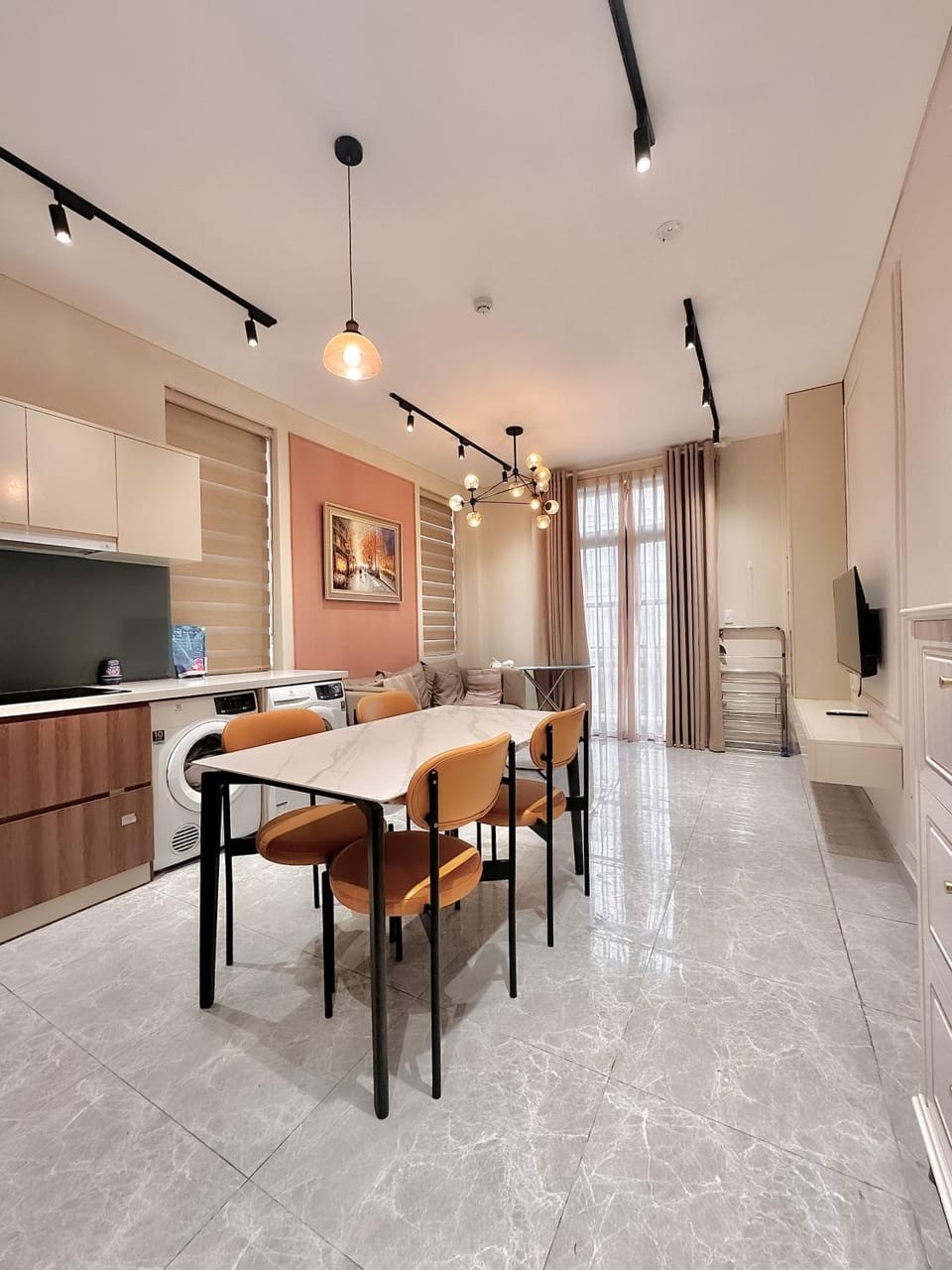 TV and multimedia, Kitchen or kitchenette, Dining area