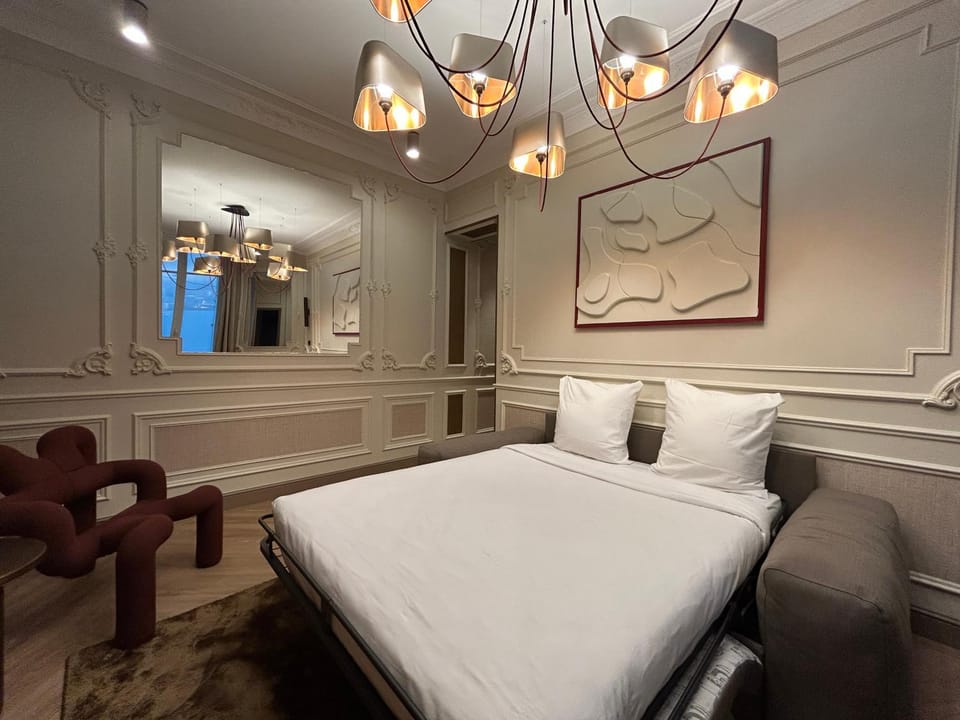 Luxury Suite - Champs Elysees - Wagram Apartment in Paris