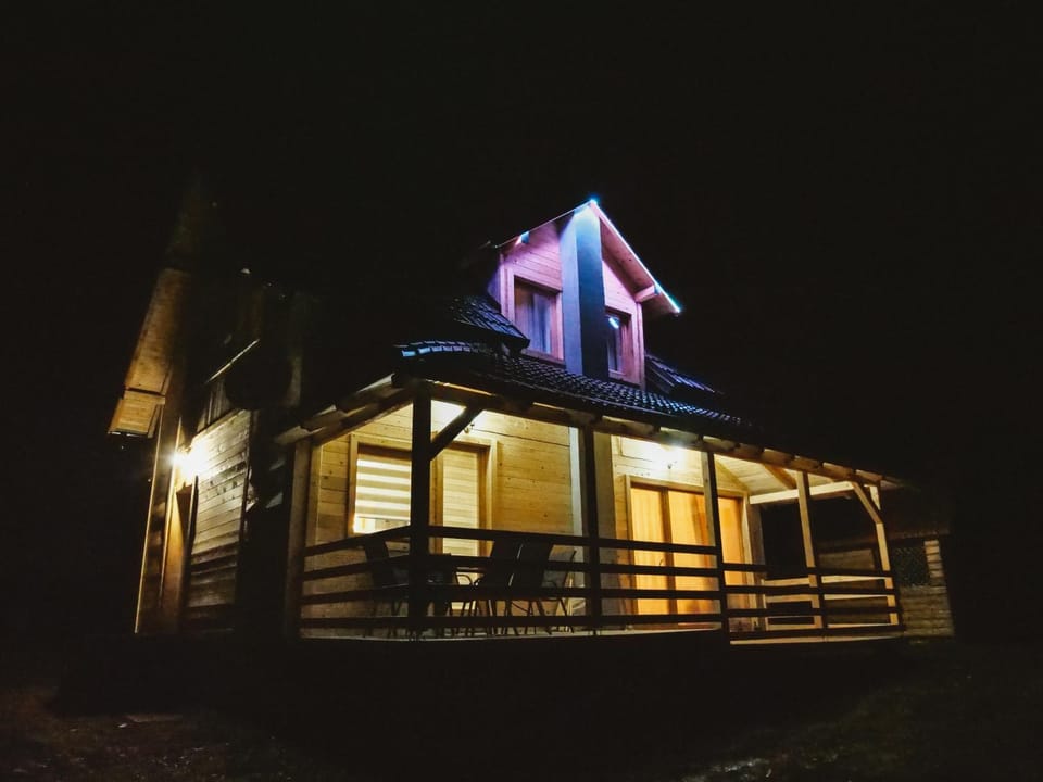 Property building, Night, Balcony/Terrace