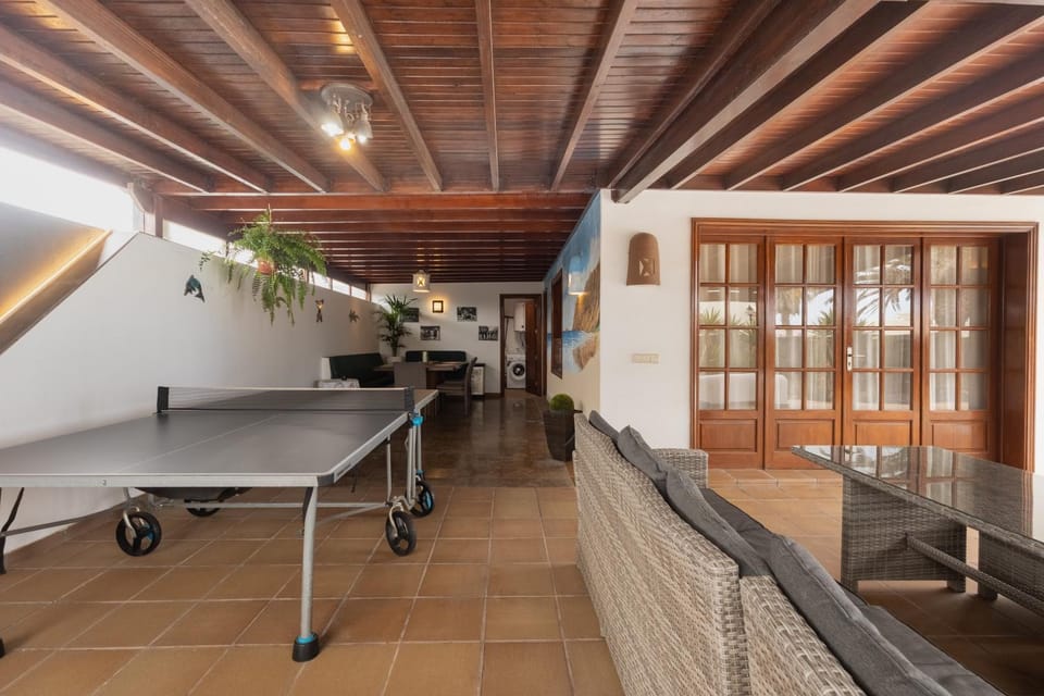 Table tennis