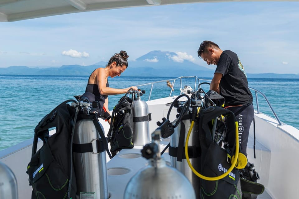 Day, People, Natural landscape, Activities, Diving, Mountain view, Sea view, group of guests