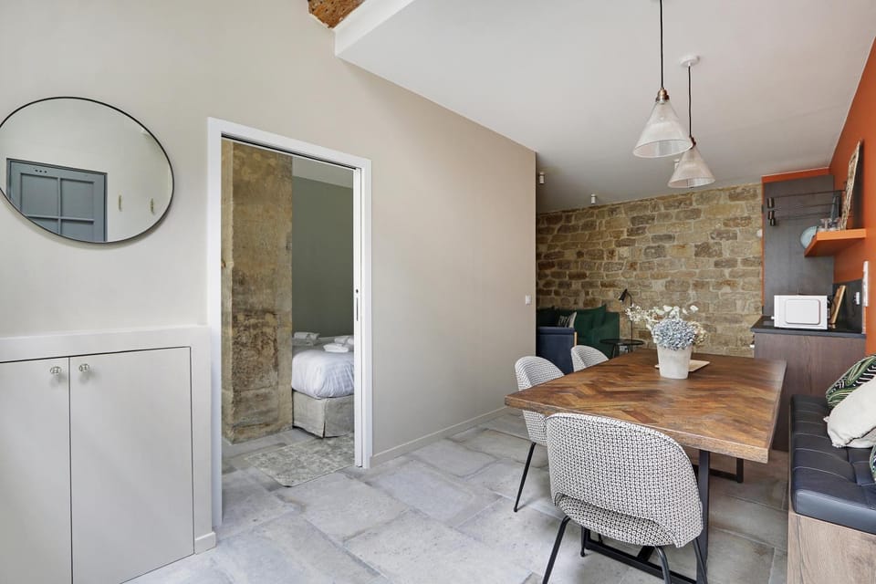 Seating area, Dining area