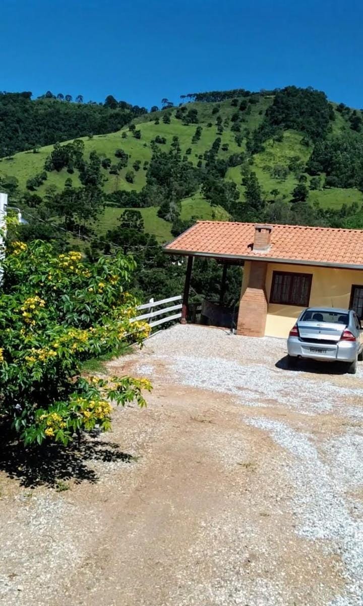 Property building, Spring, Day, Natural landscape, Mountain view, Parking