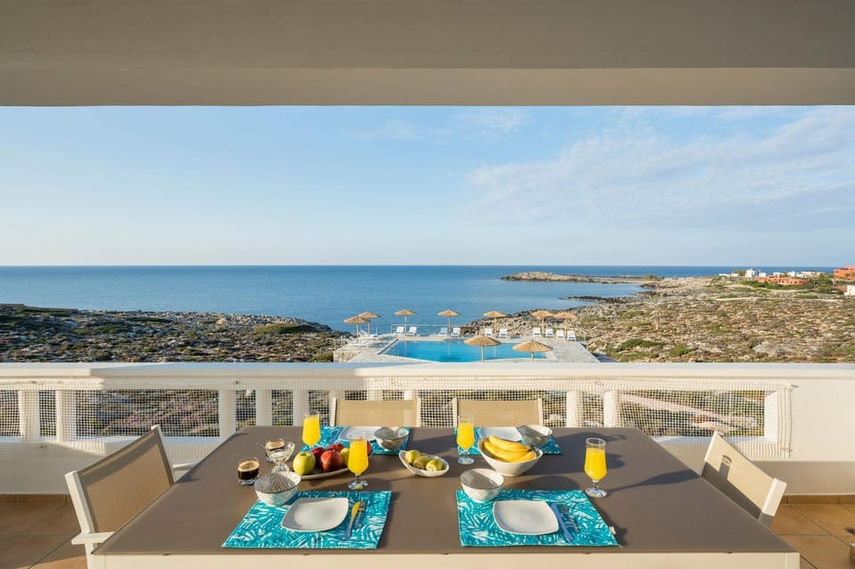 Day, View (from property/room), Balcony/Terrace, Balcony/Terrace, Pool view, Sea view, Swimming pool