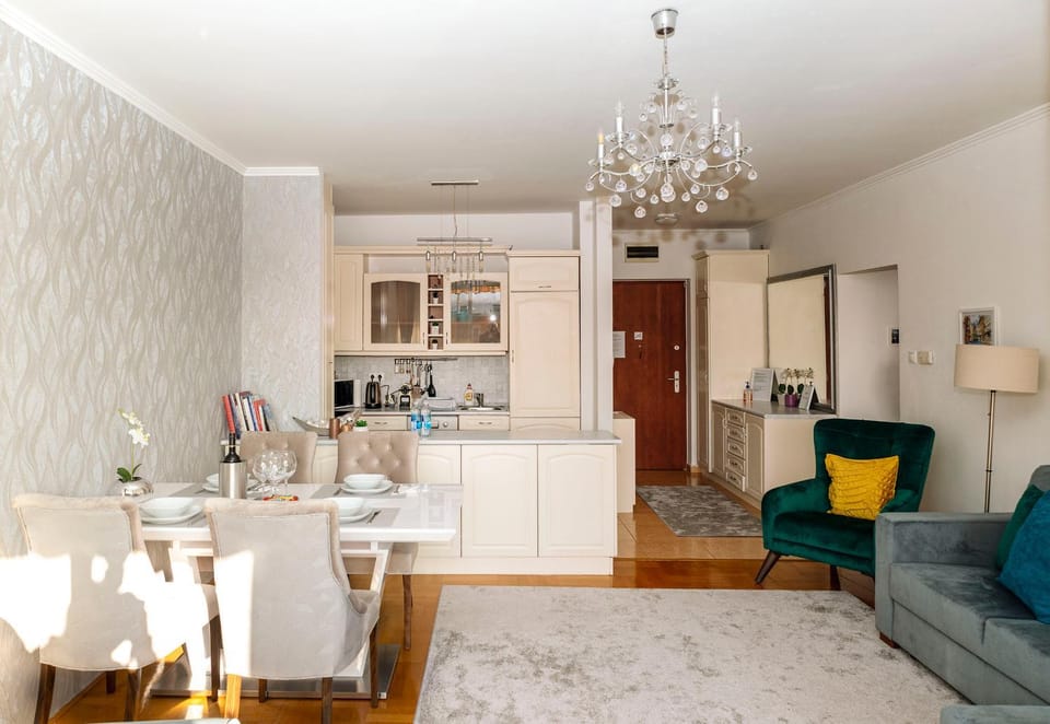 Kitchen or kitchenette, Living room, Seating area, minibar, pet friendly, stove