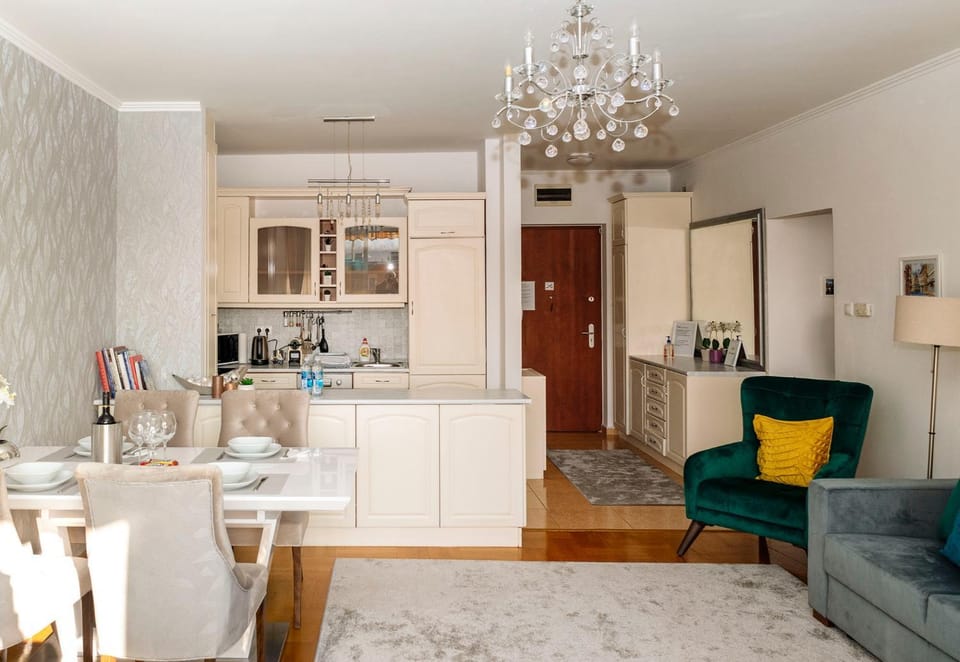 Kitchen or kitchenette, Living room
